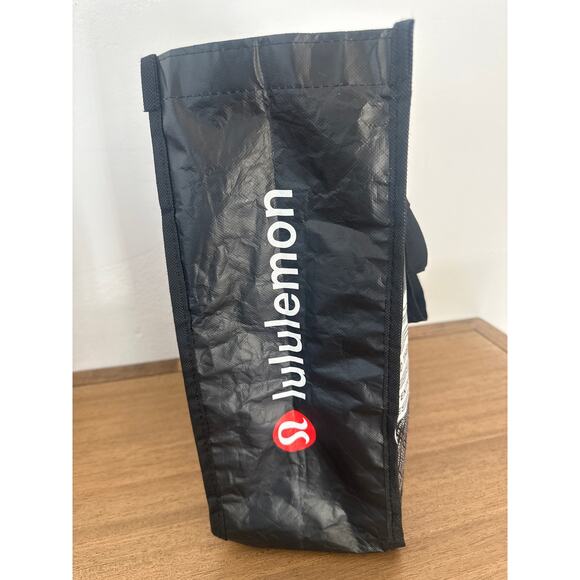 Lululemon large black and white inspiring reusable everyday bag - Picture 2 of 4
